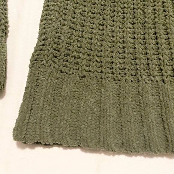 Hollister Green Turtleneck Sweater Women’s Size XS - Picture 14 of 15